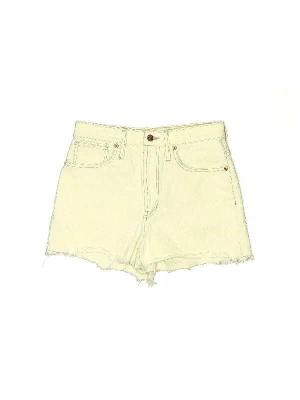 Denim Shorts in Light Wash