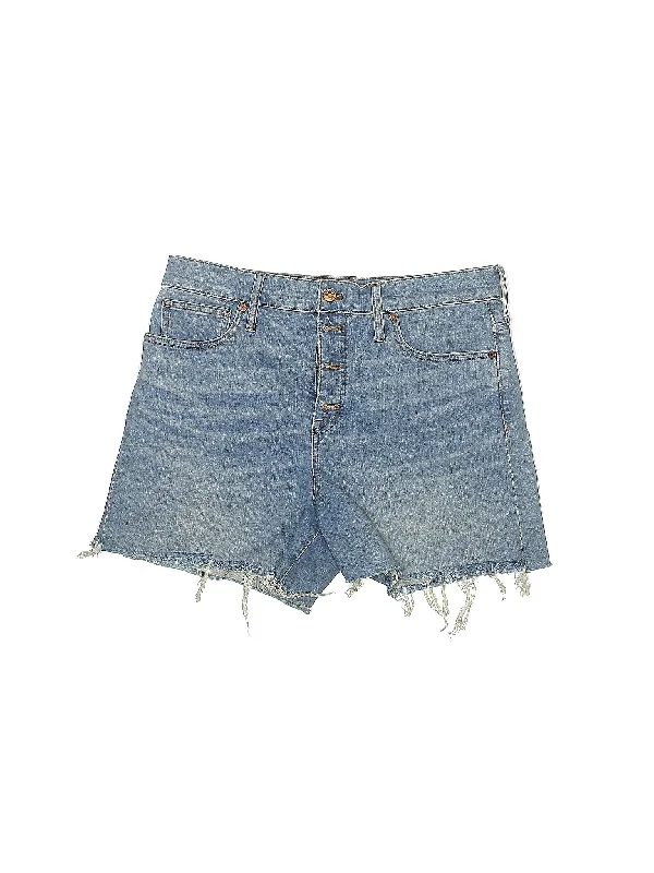 Low-Rise Denim Shorts in Medium Wash