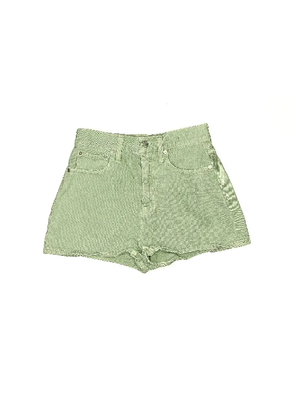 Mid-Rise Denim Shorts in Light Wash