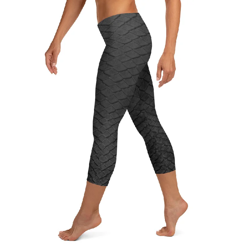 Obsidian Scale Capri Leggings